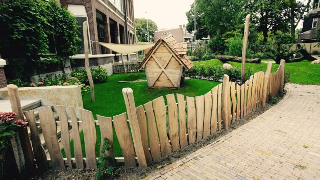 kinderhuis voor in de tuin