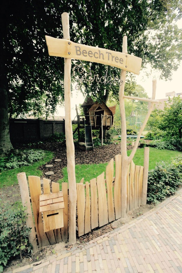 houten ingang speeltuin