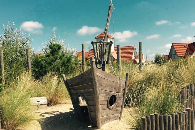 speelboot strand